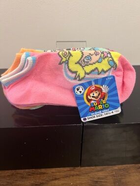 Nintendo Super Mario No-Show Kids Socks